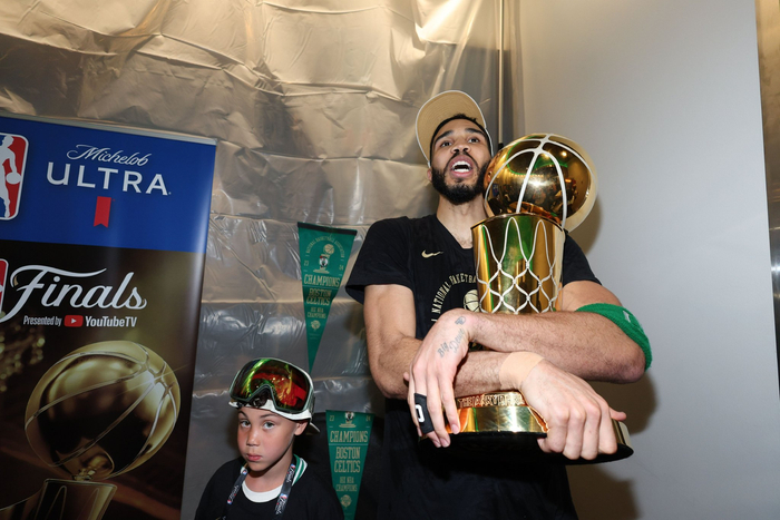 亚博体育线上-塔图姆遭遇十五持续失利,法国队教练压力巨大!赢得满堂喝彩-亚博体育线上