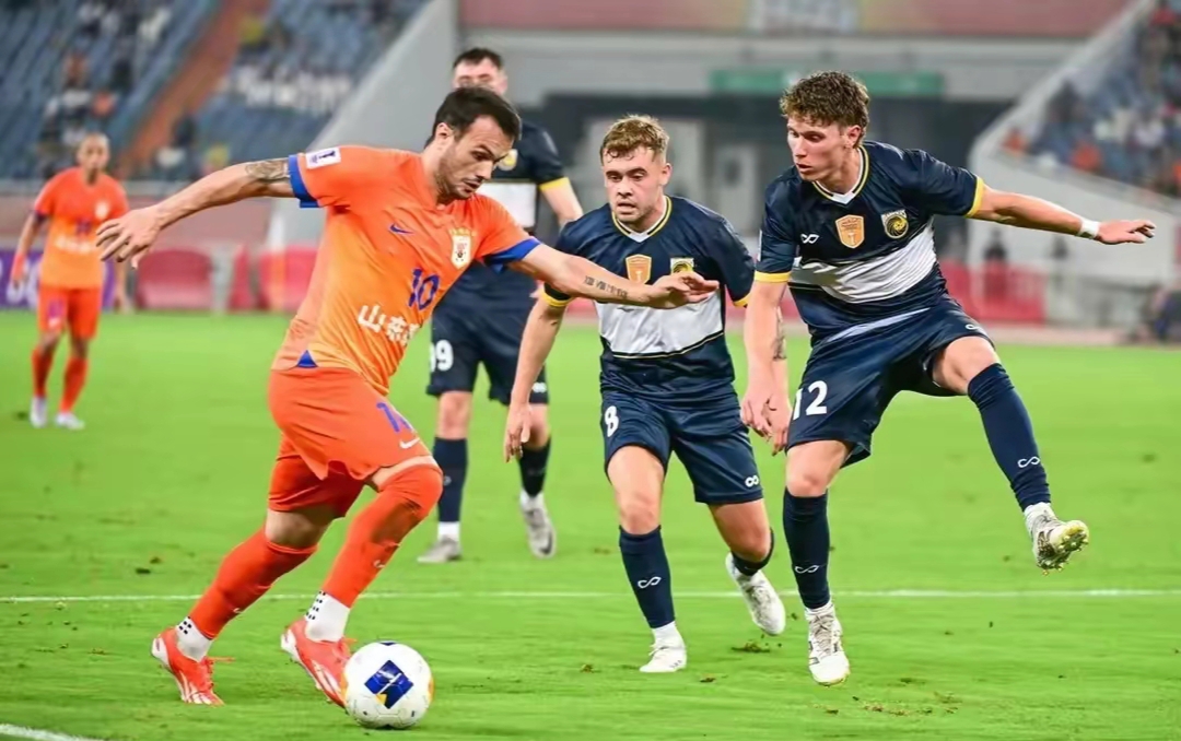 亚博体育-赛后亚冠传出新动向，夏洛特黄蜂临场应变，管理层表态——球迷炸锅，球探报告显示潜力-亚博体育